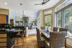 Casa | 5 quartos, escrivaninha, Wi-Fi de cortesia