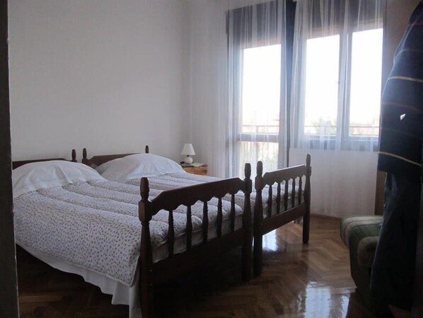 مكواة/لوح كي وواي فاي مجانًا وملاءات أسرّة