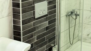 Comfort Apartment, 1 King Bed, Courtyard View | Bathroom | Towels - Laralya apart (Antalya)