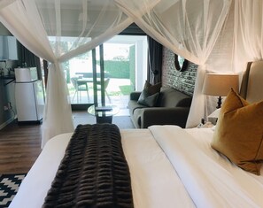 1 bedroom, Egyptian cotton sheets, premium bedding, down comforters - The Leslie - Bed & Breakfast (Blantyre)