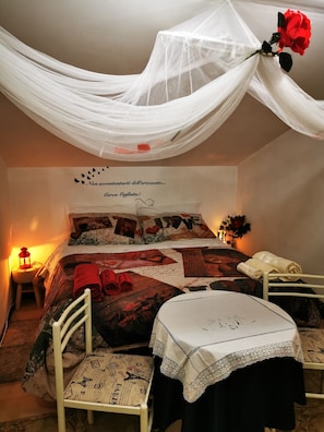 Quarto triplo standard, banheiro privativo (Home 3) | Escrivaninha, Wi-Fi de cortesia, roupa de cama