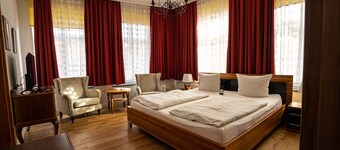 เพนชั่น อัม โดม