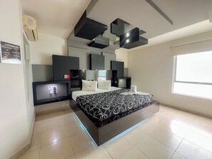 Camera Premium | Minibar, ferro/asse da stiro, Wi-Fi gratuito, lenzuola