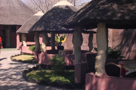 Exterior. Nalumba 2 Lodge