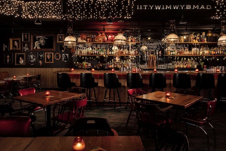 2 bars/lounges. Graduate by Hilton Nashville