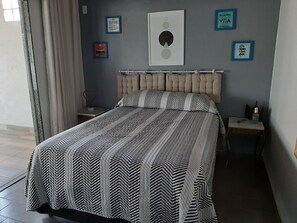 2 bedrooms, iron/ironing board, free WiFi, bed sheets - Available for Carnival (São Miguel)
