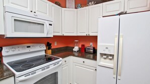 Coffee/tea maker, fridge, microwave, stovetop - VHC Manual Property (Gatlinburg)