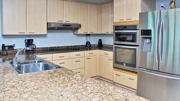 Coffee/tea maker, fridge, microwave, stovetop - VHC Manual Property (Gatlinburg)