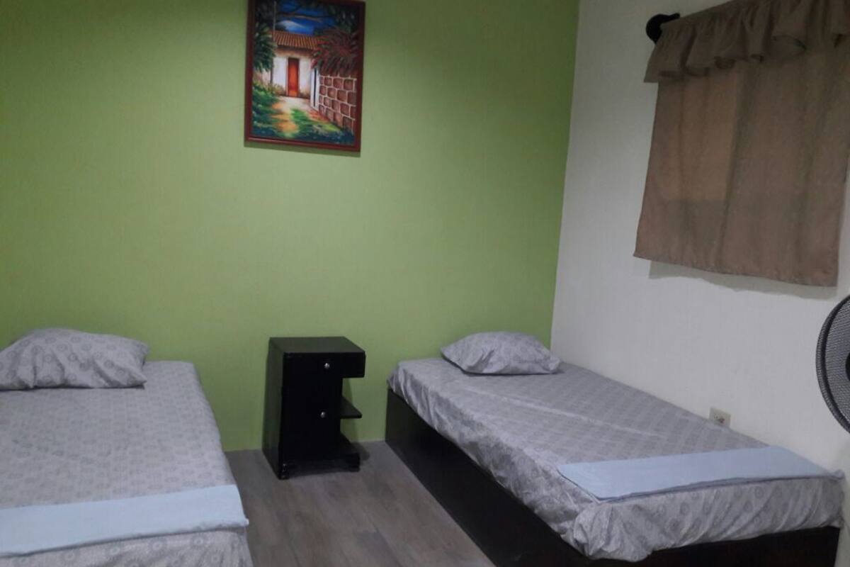 Roupas de cama premium, camas extras/dobráveis (sobretaxa)