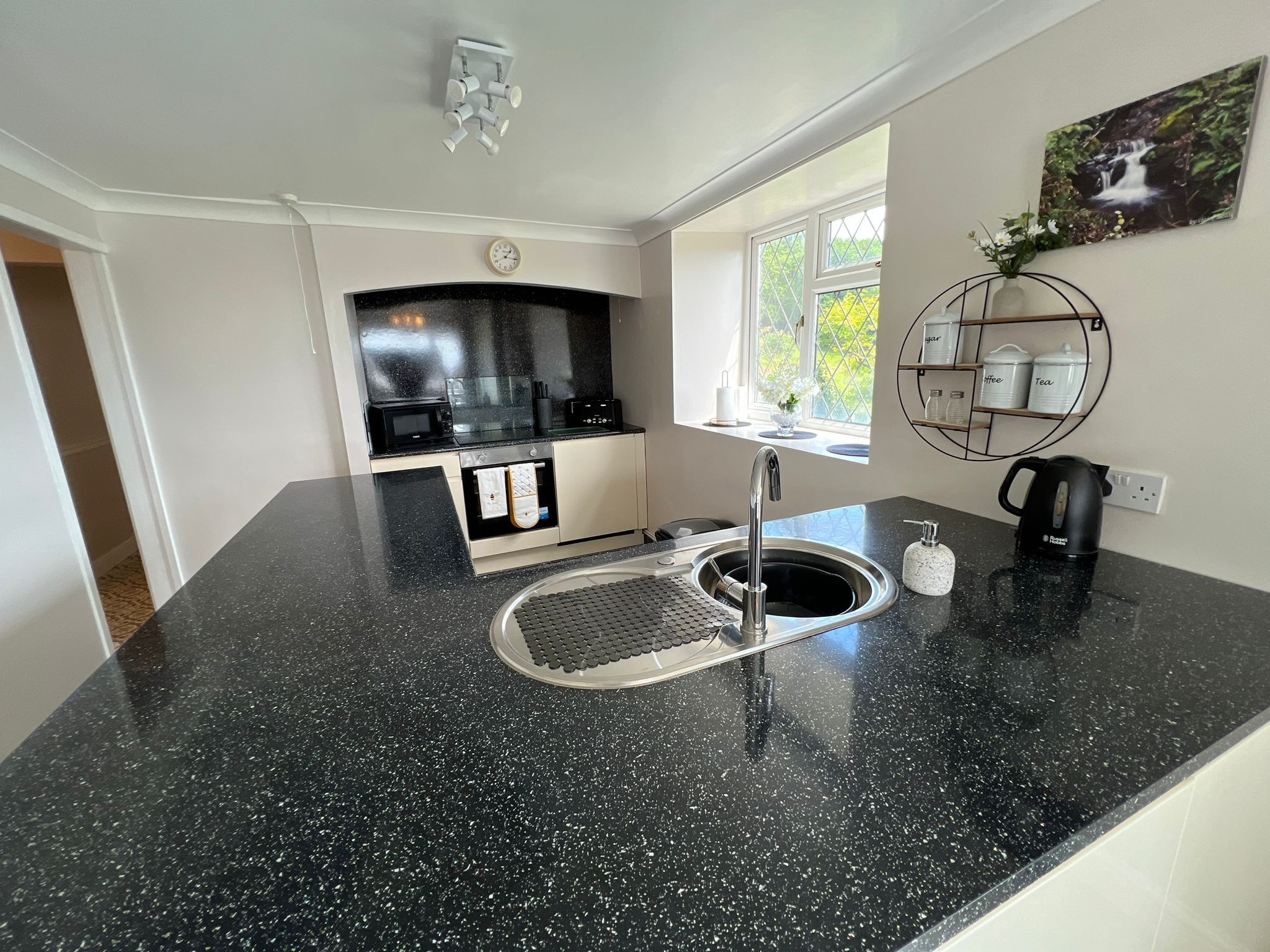 Cottage, 4 Bedrooms, Private Bathroom (cwmbach cottage) | Private kitchen | Electric kettle, toaster