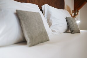 In-room safe, desk, laptop workspace, free WiFi - KONCEPT Hotel Löie (Munsingen)