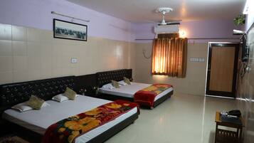 Family Triple Room | Premium bedding, in-room safe, individually decorated