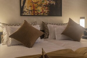 Huis | 5 slaapkamers, een kluis op de kamer, een bureau