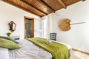 5 chambres, fer et planche à repasser, Wi-Fi gratuit, draps fournis