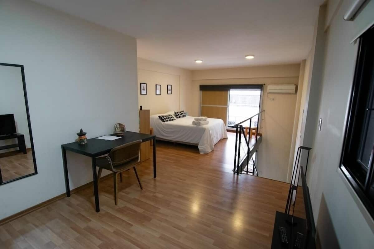 Apartemen, 1 Tempat Tidur Queen, kamar mandi pribadi | Setrika/meja setrika, Wi-Fi gratis, dan seprai linen