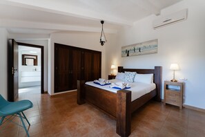 3 室のベッドルーム、アイロン / アイロン台、旅行用ベビーベッド、WiFi (無料)