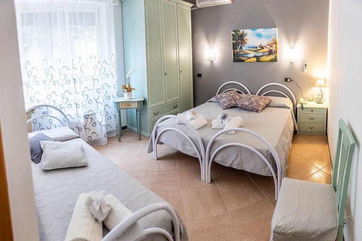 In-room safe, free WiFi, bed sheets