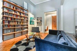 32-inch LED TV with cable channels, TV - Pacheco de Melo & Junin (Buenos Aires)