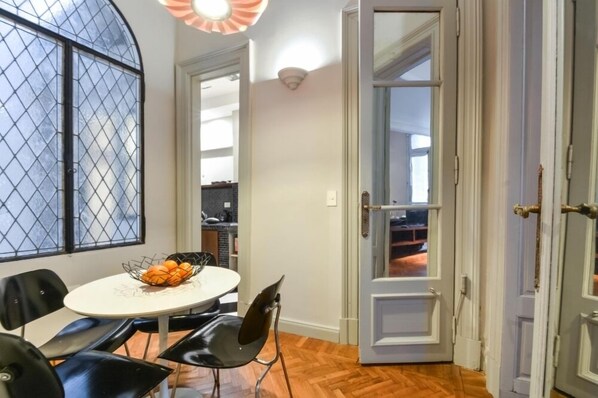 Desk, iron/ironing board, free WiFi, bed sheets - Pacheco de Melo & Junin (Buenos Aires)