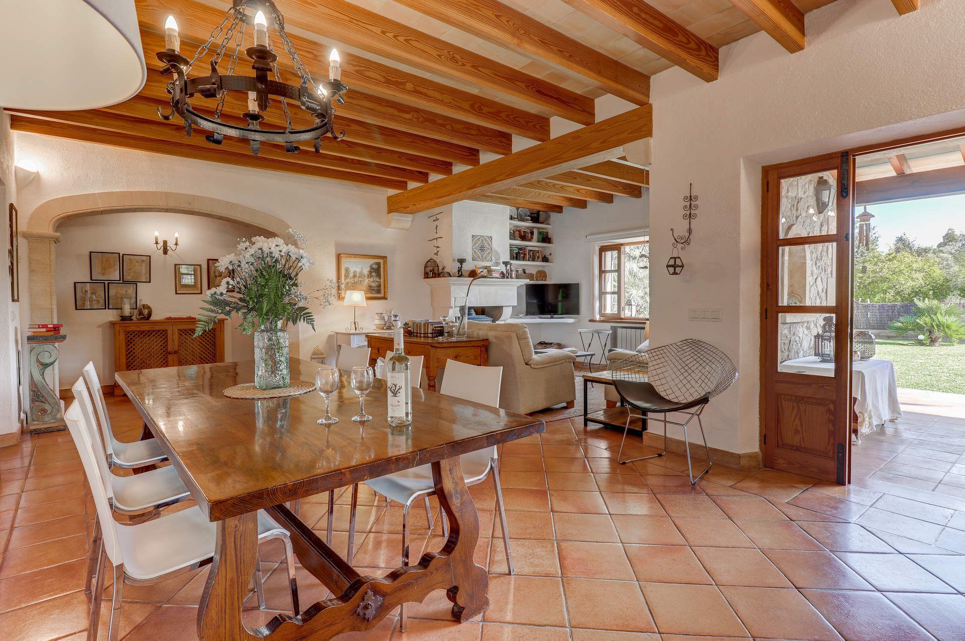 Kostenlose Toilettenartikel, Haartrockner, Bidet, Handtücher