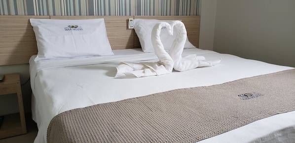 Superior Twin kamer, 1 tweepersoonsbed | Een minibar, individueel gemeubileerd, een bureau, een laptopwerkplek