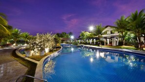 Kolam renang outdoor