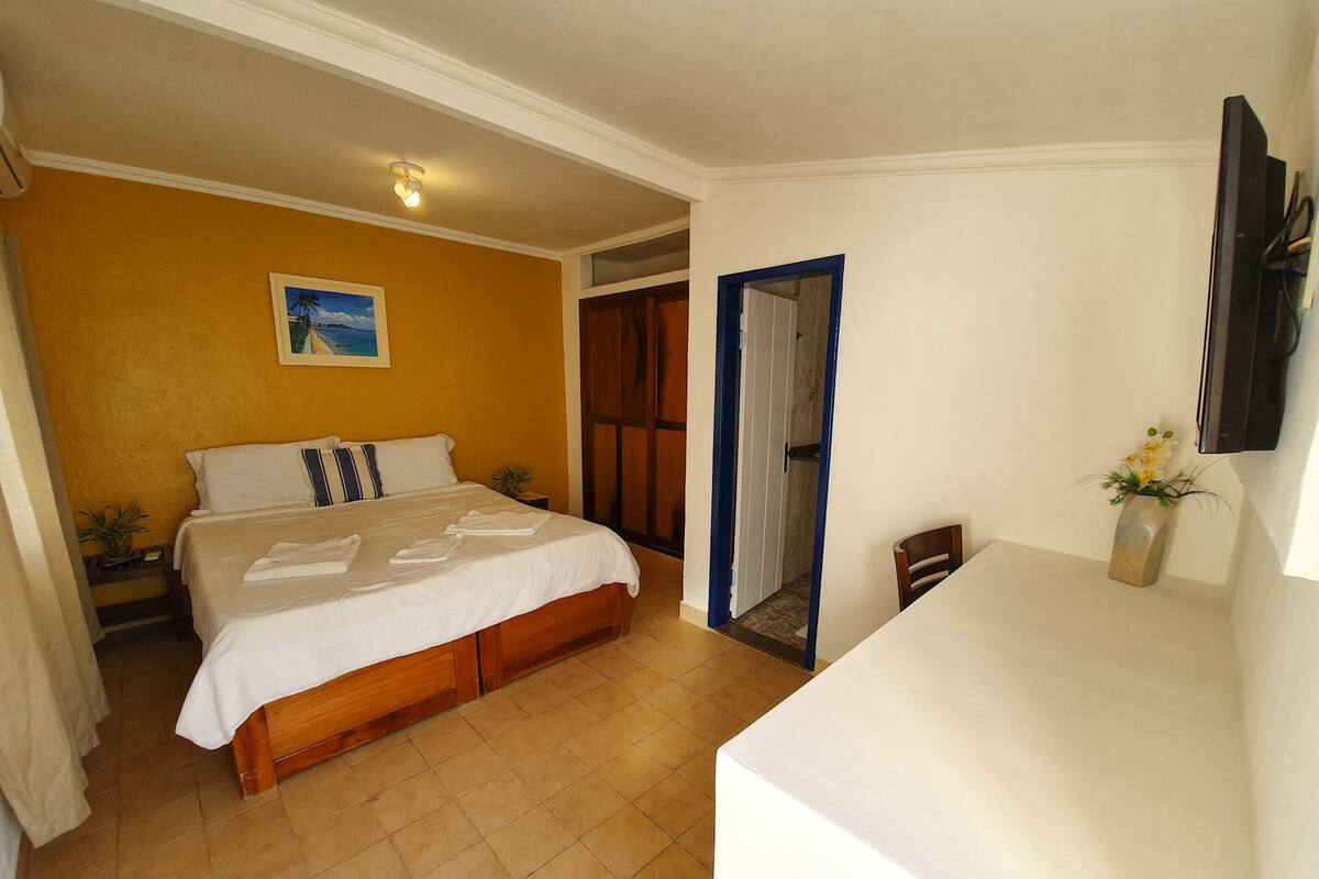 Blackout drapes, rollaway beds, free WiFi, bed sheets