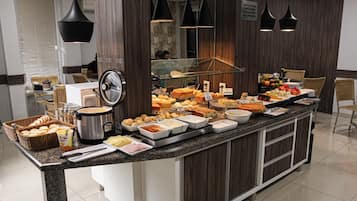 Tägliches inbegriffenes Frühstücksbuffet
