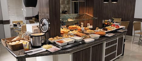 Desayuno buffet incluido todos los días