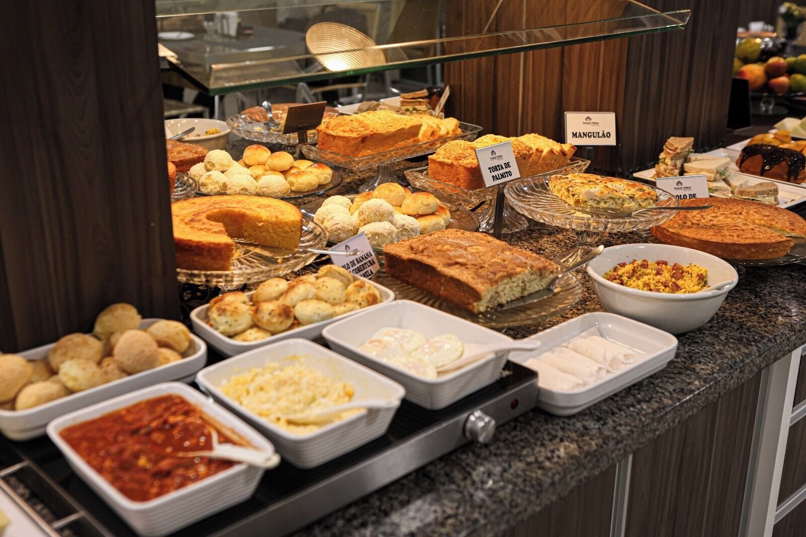 Bao gồm bữa sáng buffet hàng ngày 