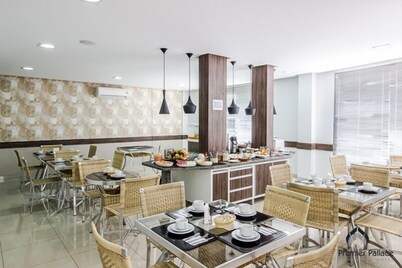 Premier Pallace Hotel