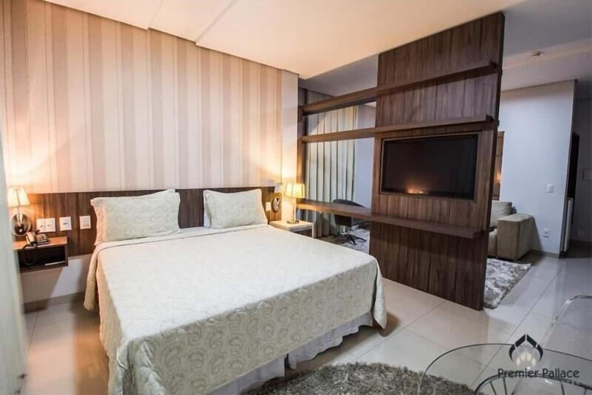 1 bedroom, egyptian cotton sheets, premium bedding, minibar