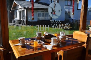 Desayuno continental (USD 250 por persona)