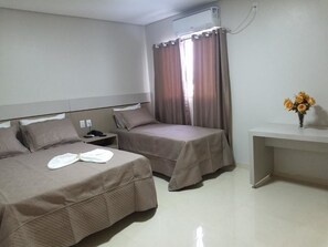 Minibar, free WiFi, bed sheets