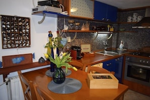 Refrigerador, microondas, horno y lavavajillas