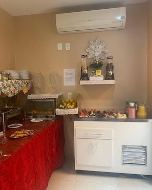 Colazione a buffet inclusa, servita tutte le mattine 