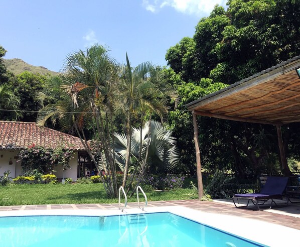 المنشأة من الخارج