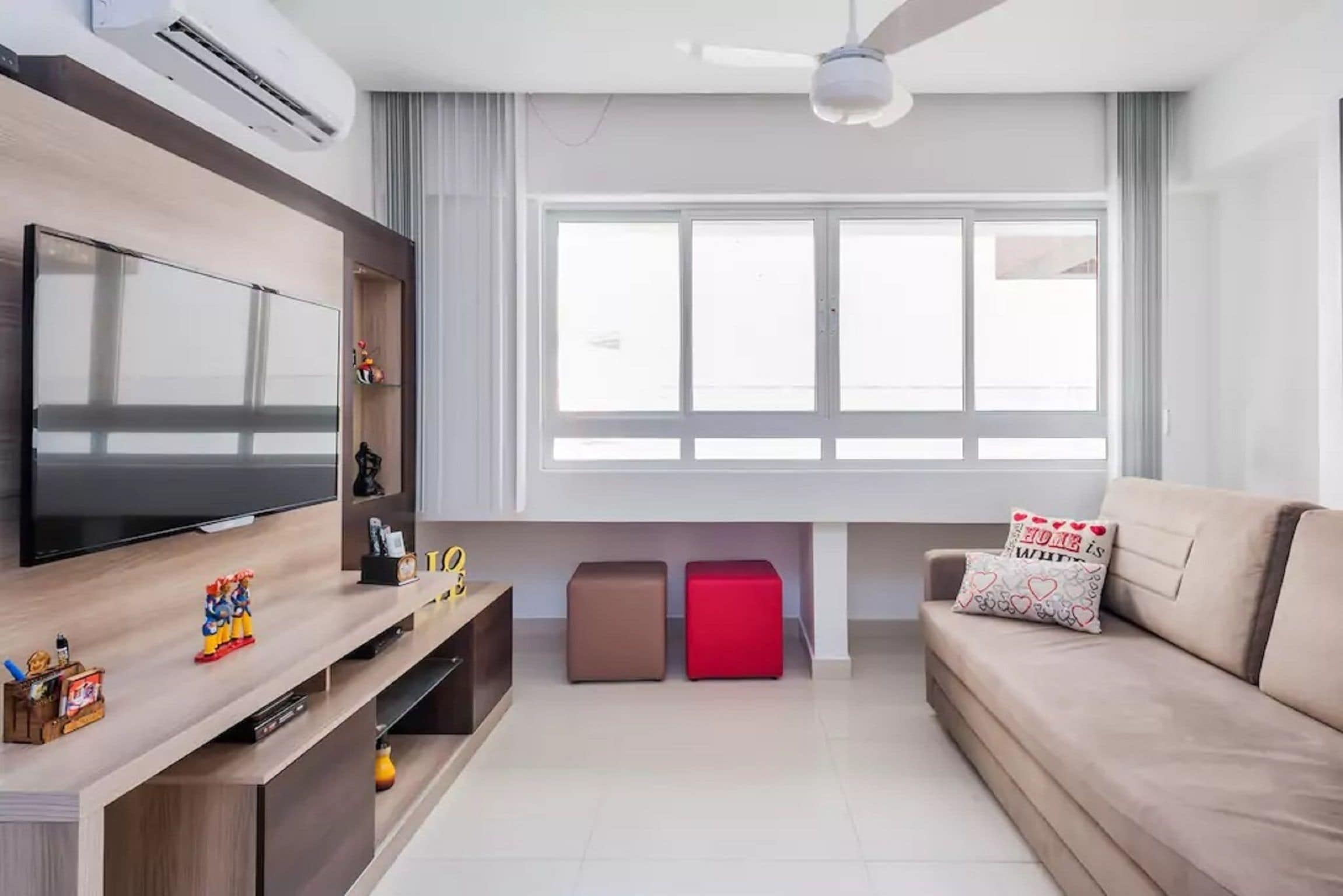 Apartment | Living area | Flat-screen TV