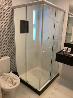 Chambre Exécutive avec lits jumeaux | Salle de bain