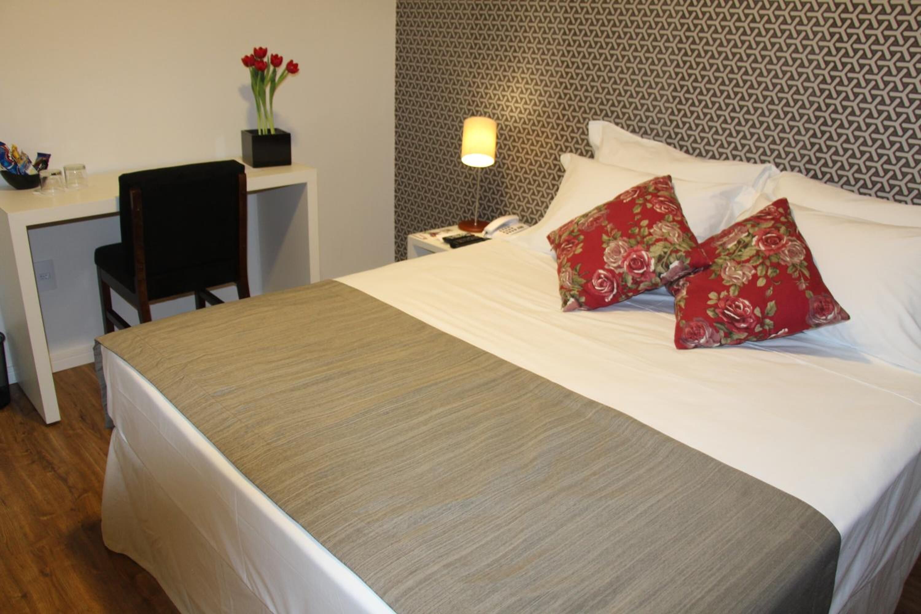 minibar, individually decorated, individually furnished, desk