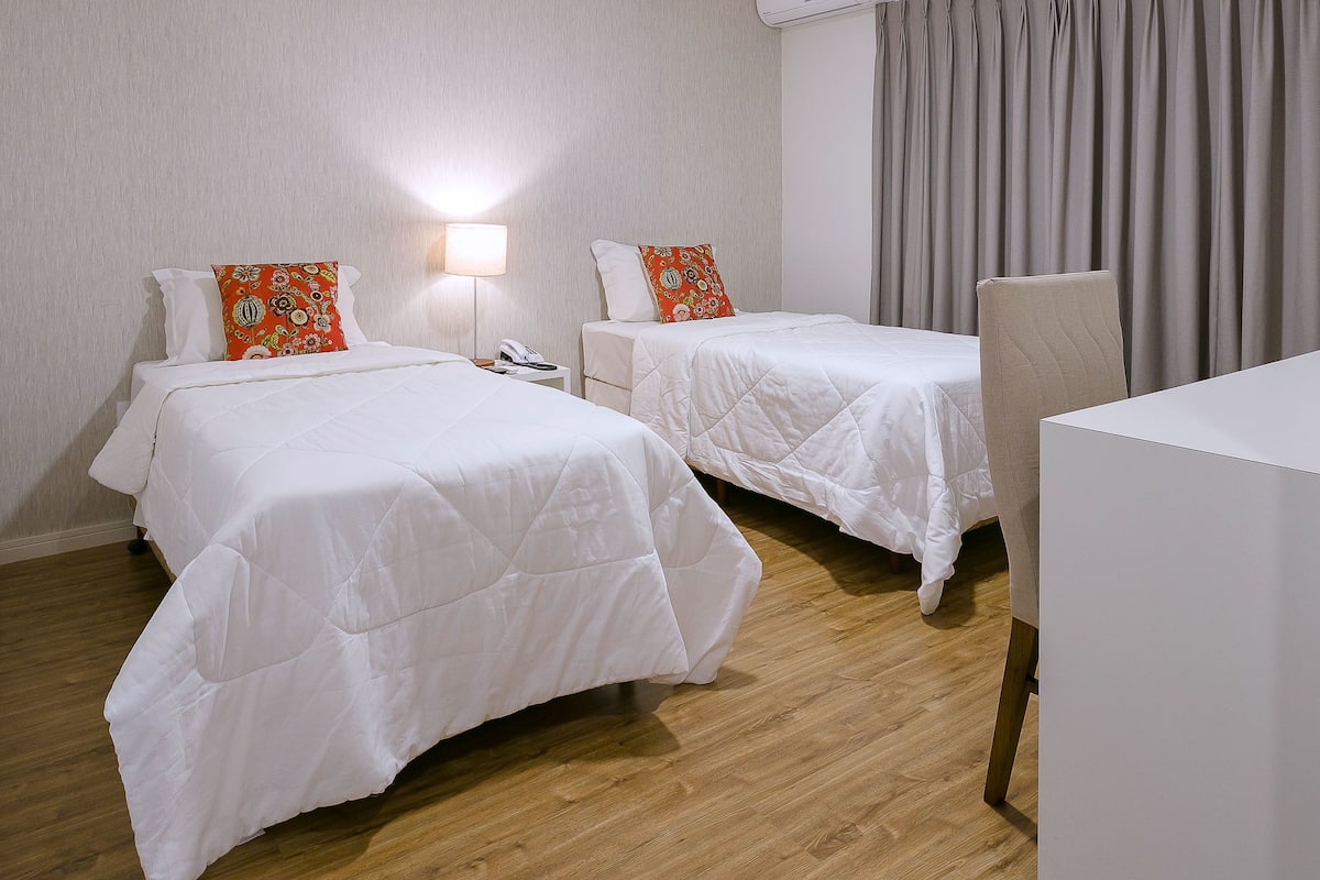 Chambre Standard, 2 lits une place