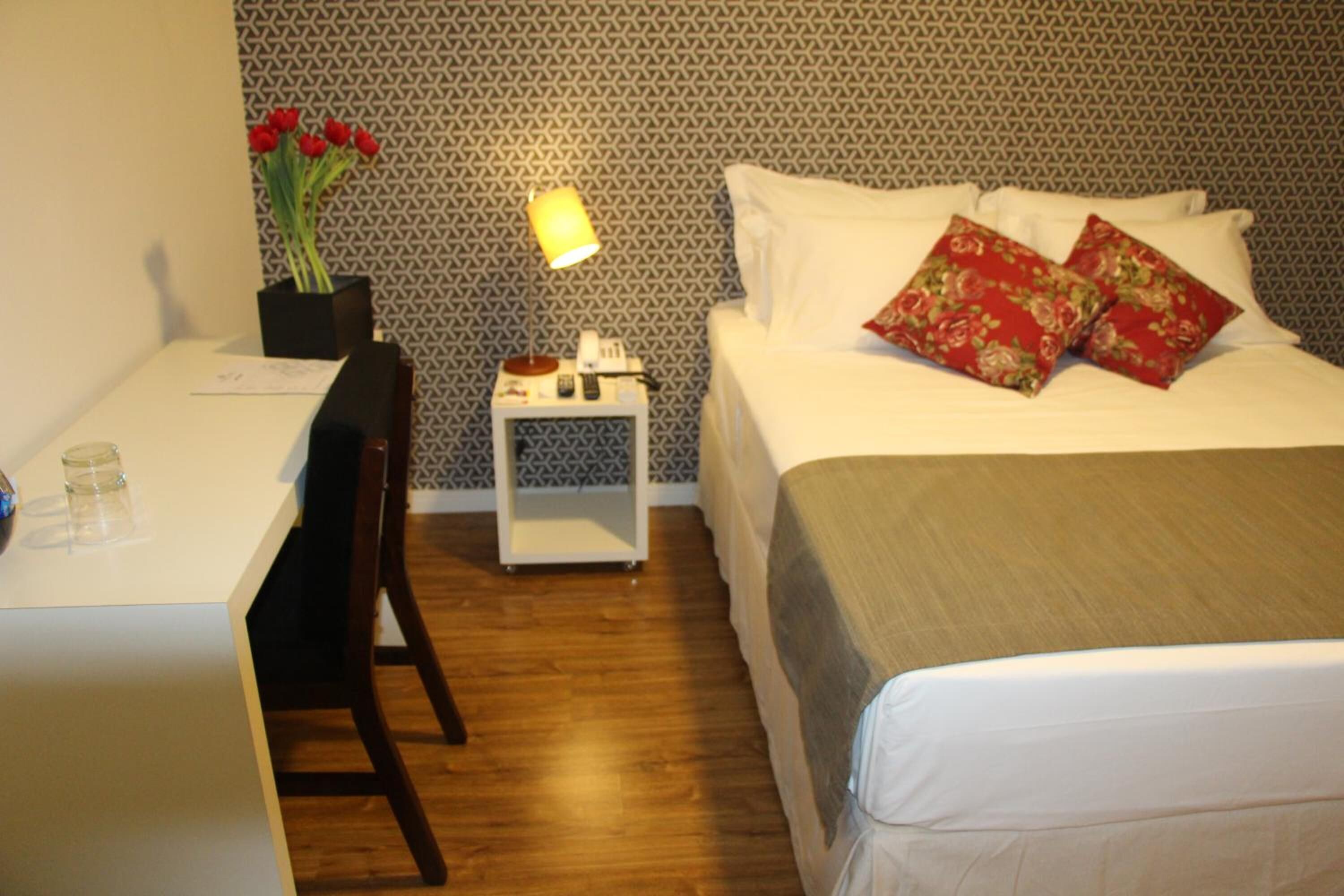 minibar, individually decorated, individually furnished, desk