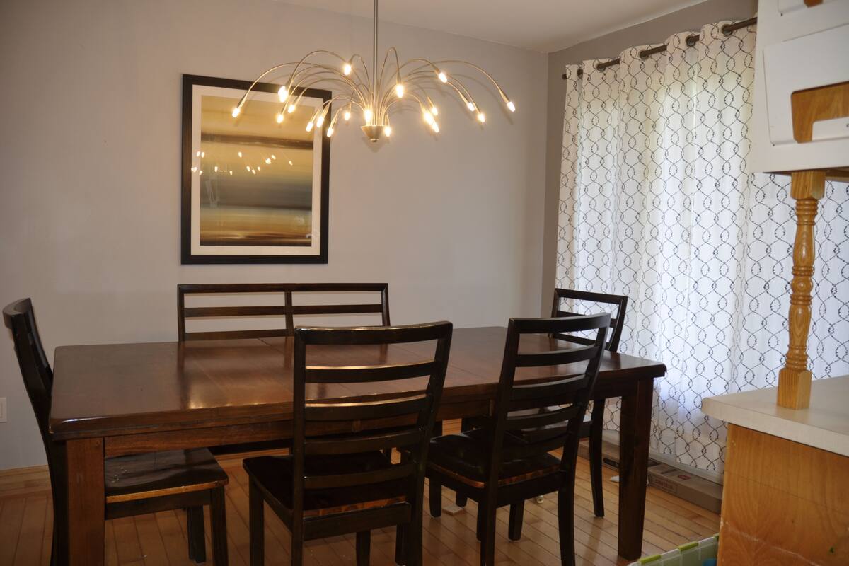 Departamento superior, varias camas | Servicio a la habitación