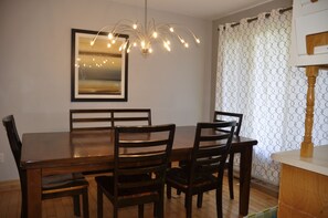 Superior Apartment, Multiple Beds | In-room dining - Moncton Suites on Gaston (Moncton)