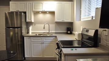 Coffee/tea maker, electric kettle