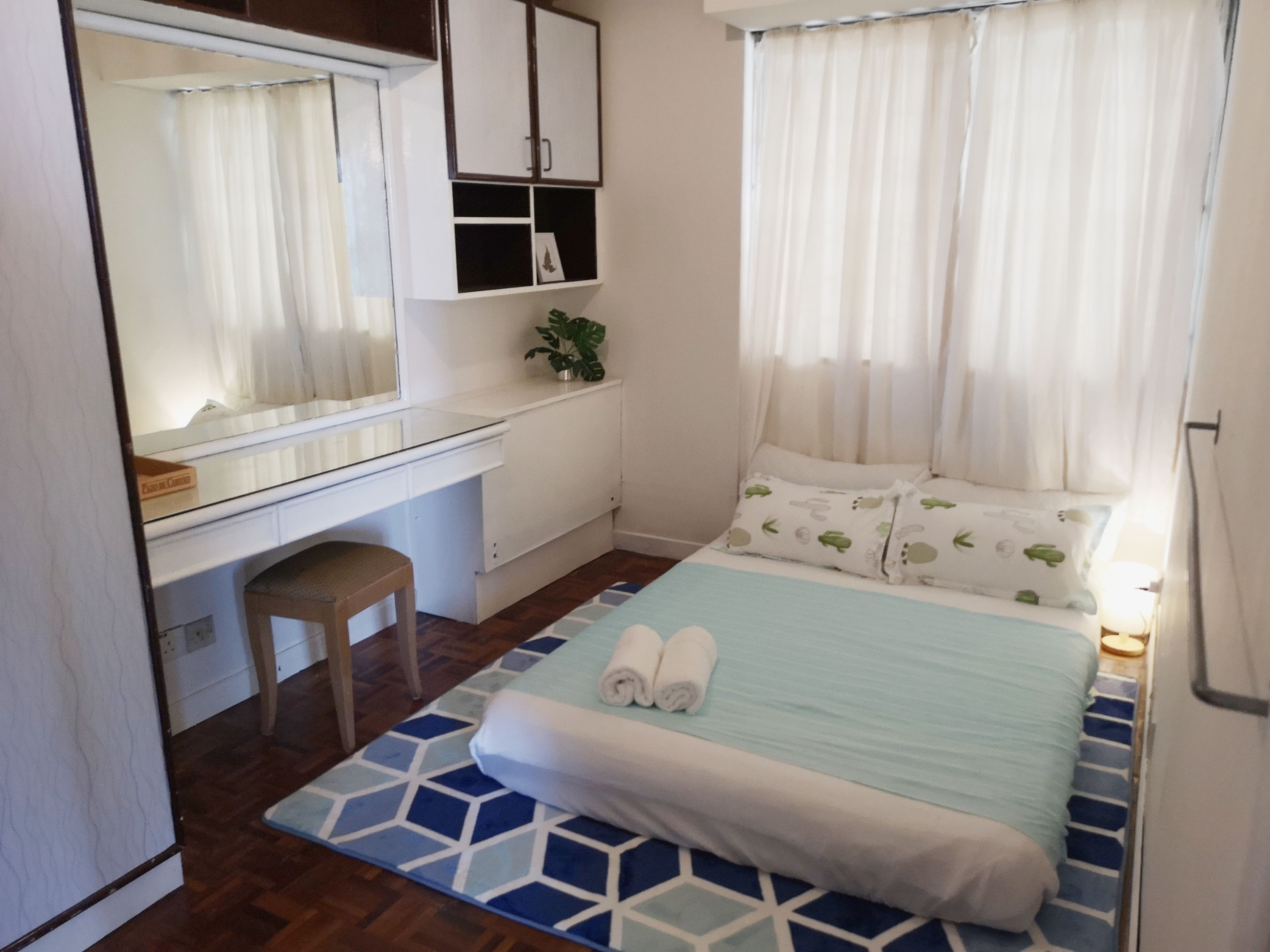 Rollaway beds, free WiFi, bed sheets