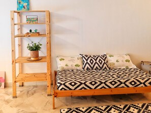 Apartment, Multiple Beds, City View | Living area