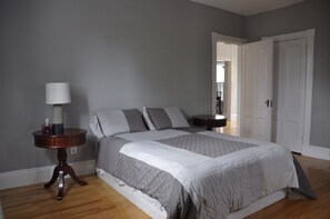 Decoración personalizada, muebles diferentes y escritorio 