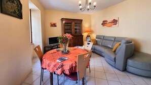 Unclassified image, 5 of 13, button - Cozy cottage in Saint-Germain-Laval with WiFi for 2 to 4 people (Saint-Germain-Laval (Loire))