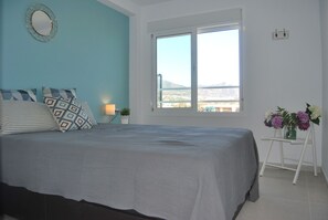 2 slaapkamers, een strijkplank/strijkijzer, gratis wifi, beddengoed